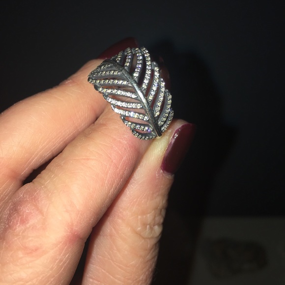 PANDORA Light as a Feather Sterling Silver Ring - Picture 7 of 9